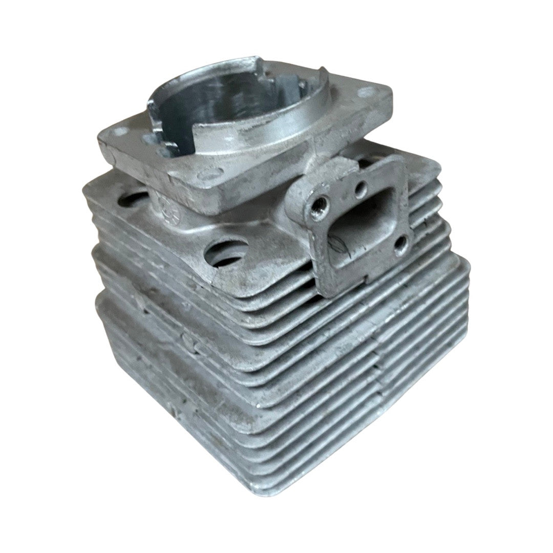 1361152 Cylinder head