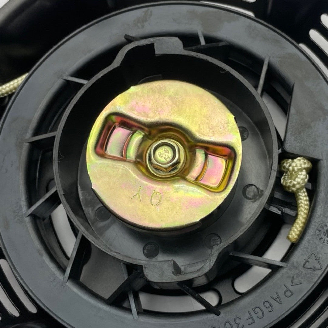 1108162 - replacement Recoil Start Assembly for the Hyundai HYCP6570 & HYCP9070 Compactor Plates OEM spare part nylon recoil mechanism