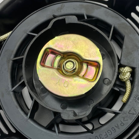 1108162 - replacement Recoil Start Assembly for the Hyundai HYCP6570 & HYCP9070 Compactor Plates OEM spare part nylon recoil mechanism