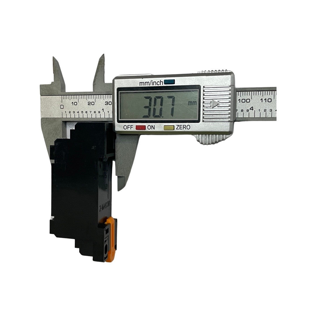 Relay holder (with shunt trip + air heater)