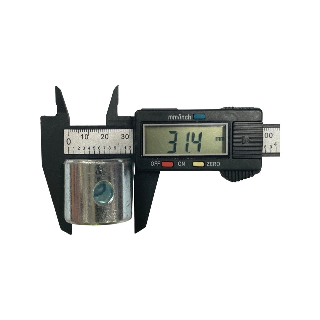 1359069 Space bushing