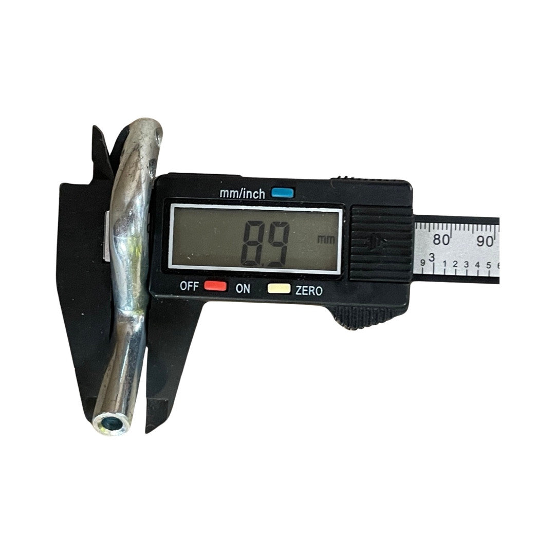 1318028-back wheel spindle